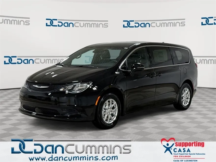 2025 Chrysler Voyager LE photo 1