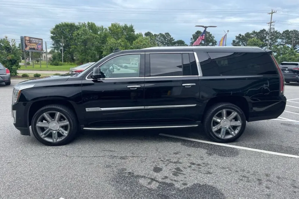 2018 Cadillac Escalade ESV Premium Luxury photo 1
