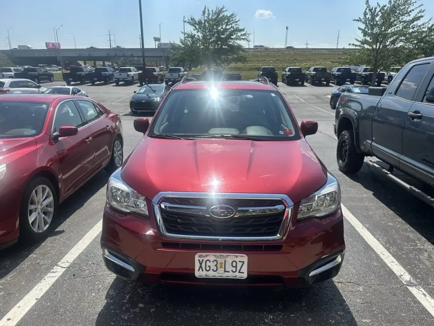 2018 Subaru Forester 2.5i Premium photo 1