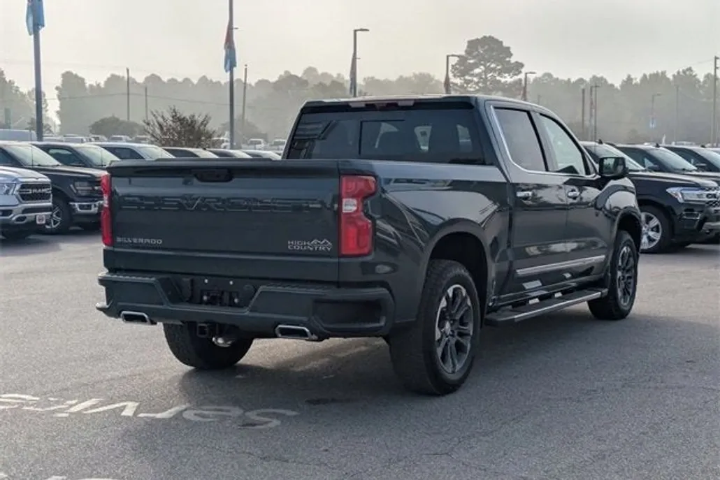 2026 Chevrolet Silverado 1500 High Country photo 1