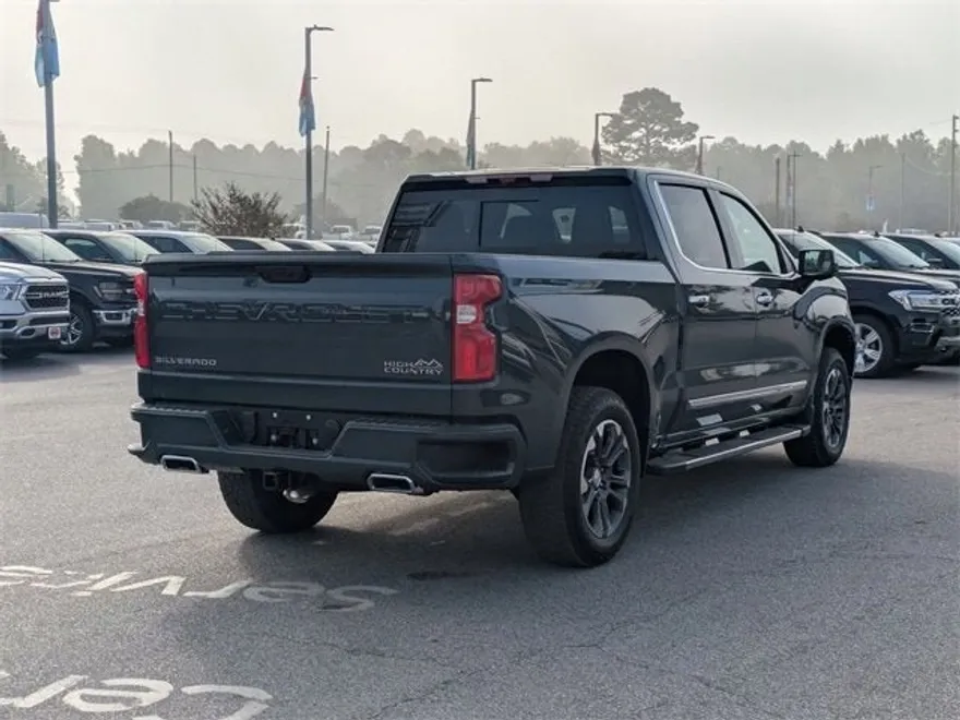 2026 Chevrolet Silverado 1500 High Country photo 1