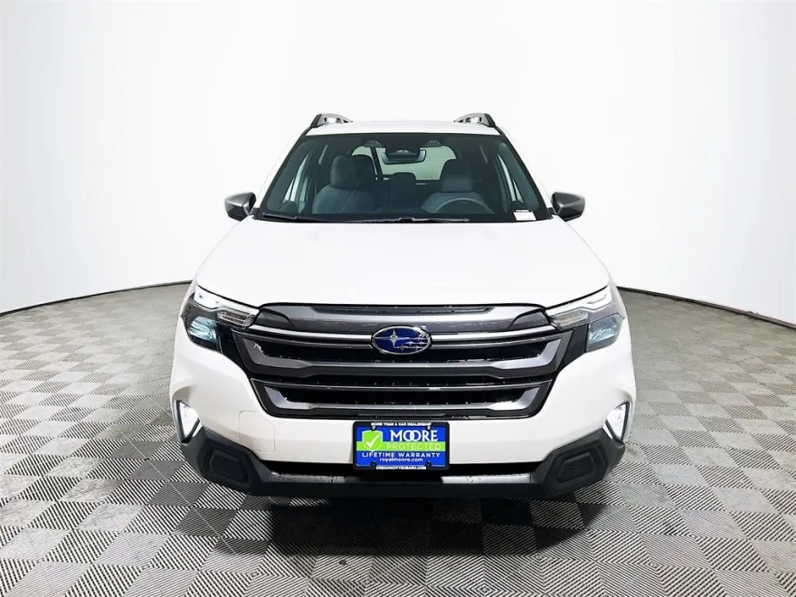 2025 Subaru Forester Premium photo 1