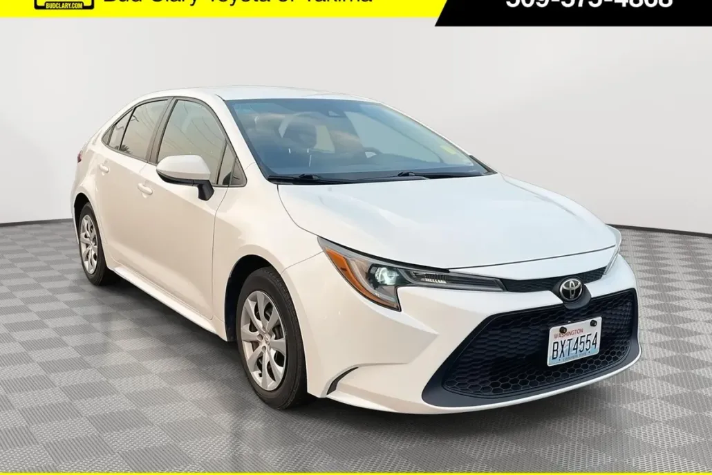 2021 Toyota Corolla LE photo 1