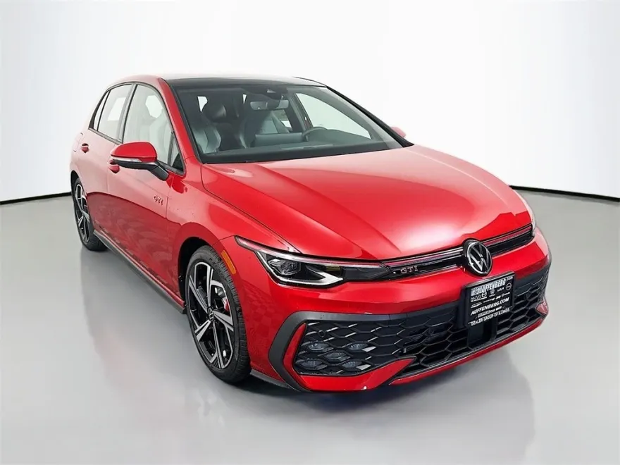 2025 Volkswagen Golf GTI SE photo 1