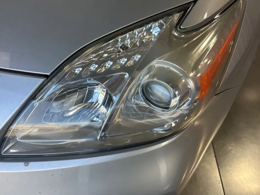2015 Toyota Prius Four photo 1