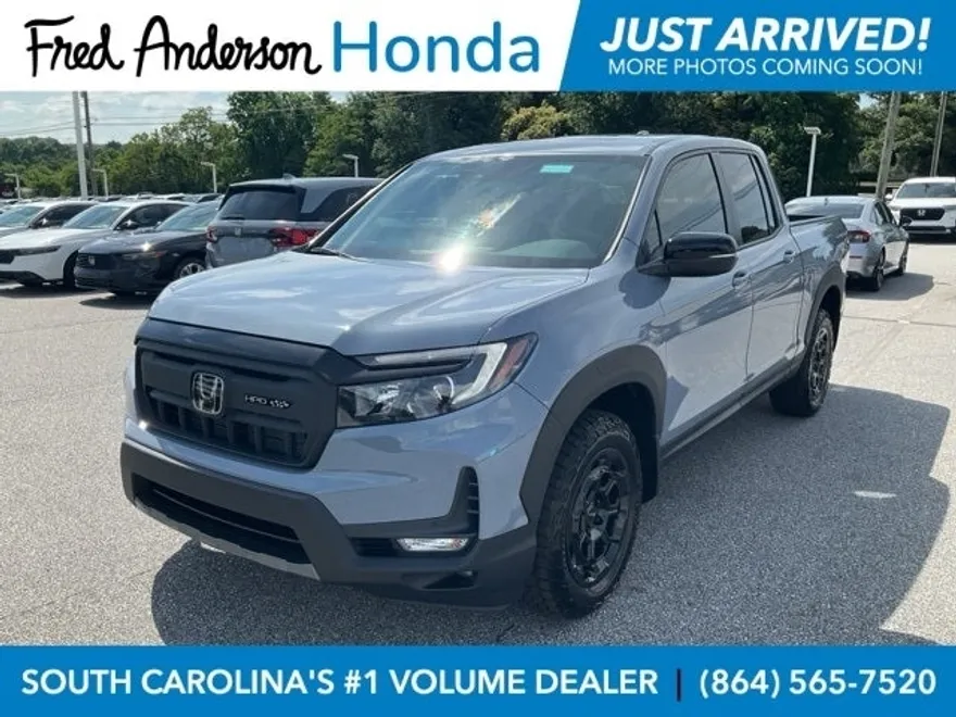 2025 Honda Ridgeline TrailSport photo 1