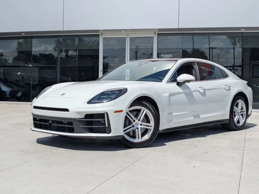 2025 Porsche Panamera Base photo 1