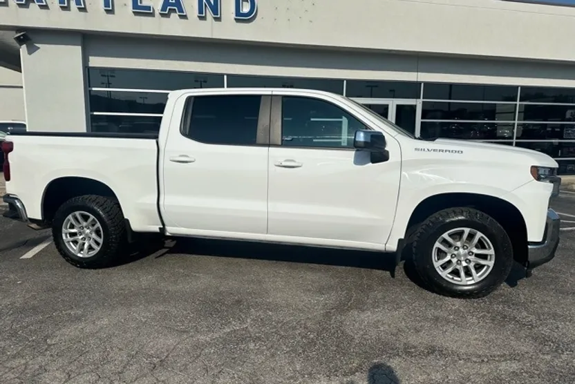 2021 Chevrolet Silverado 1500 LT photo 1