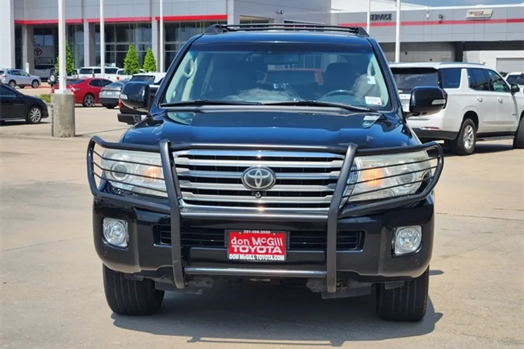 2013 Toyota Land Cruiser Base photo 1