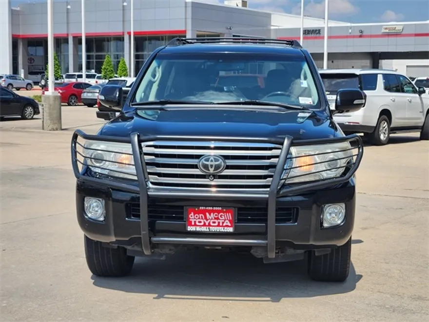 2013 Toyota Land Cruiser Base photo 1