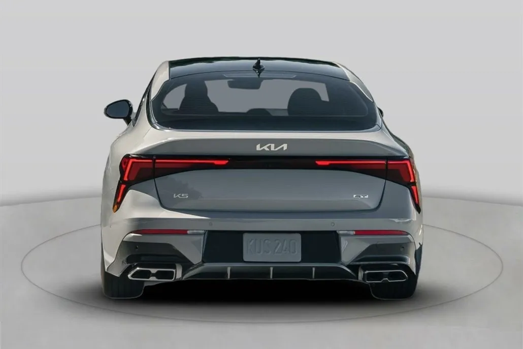 2025 Kia K5 GT-Line photo 1