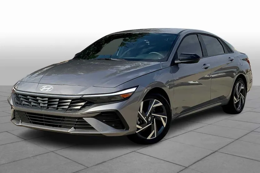 2025 Hyundai Elantra SEL Sport photo 1