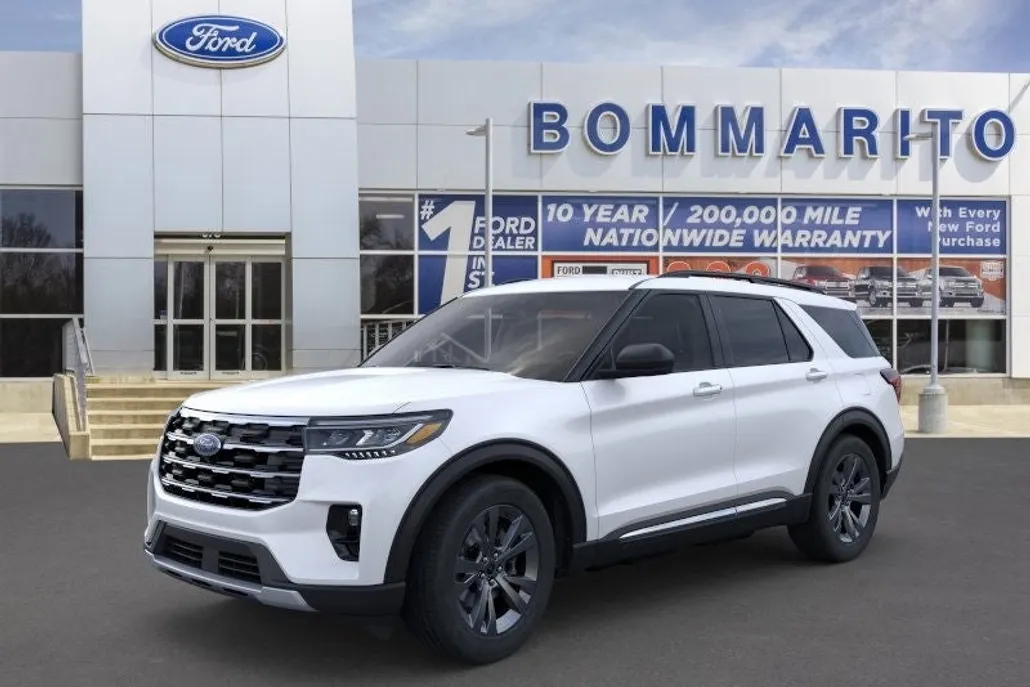 2025 Ford Explorer photo 1