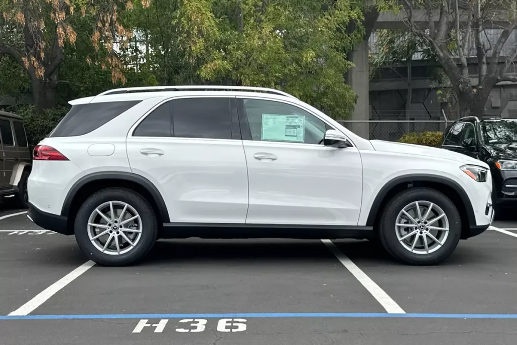 2026 Mercedes Benz GLE 450e 4MATIC photo 1