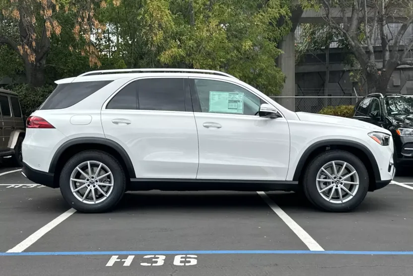 2026 Mercedes Benz GLE 450e 4MATIC photo 1