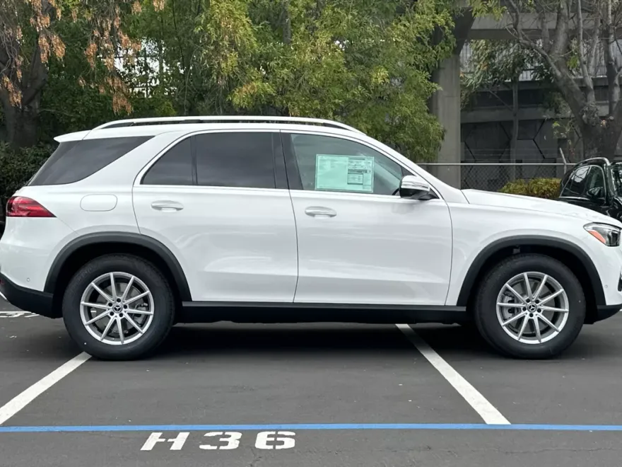 2026 Mercedes Benz GLE 450e 4MATIC photo 1