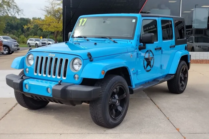 2017 Jeep Wrangler Unlimited Sahara photo 1