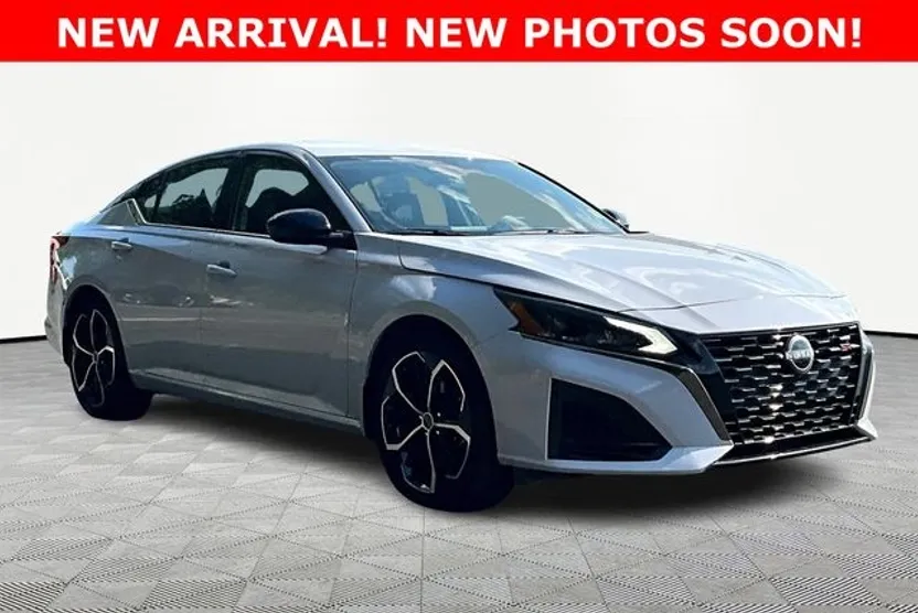 2024 Nissan Altima 2.5 SR photo 1