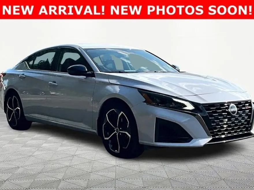 2024 Nissan Altima 2.5 SR photo 1