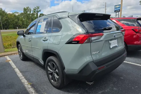 2022 Toyota RAV4 Hybrid XLE Premium photo 2