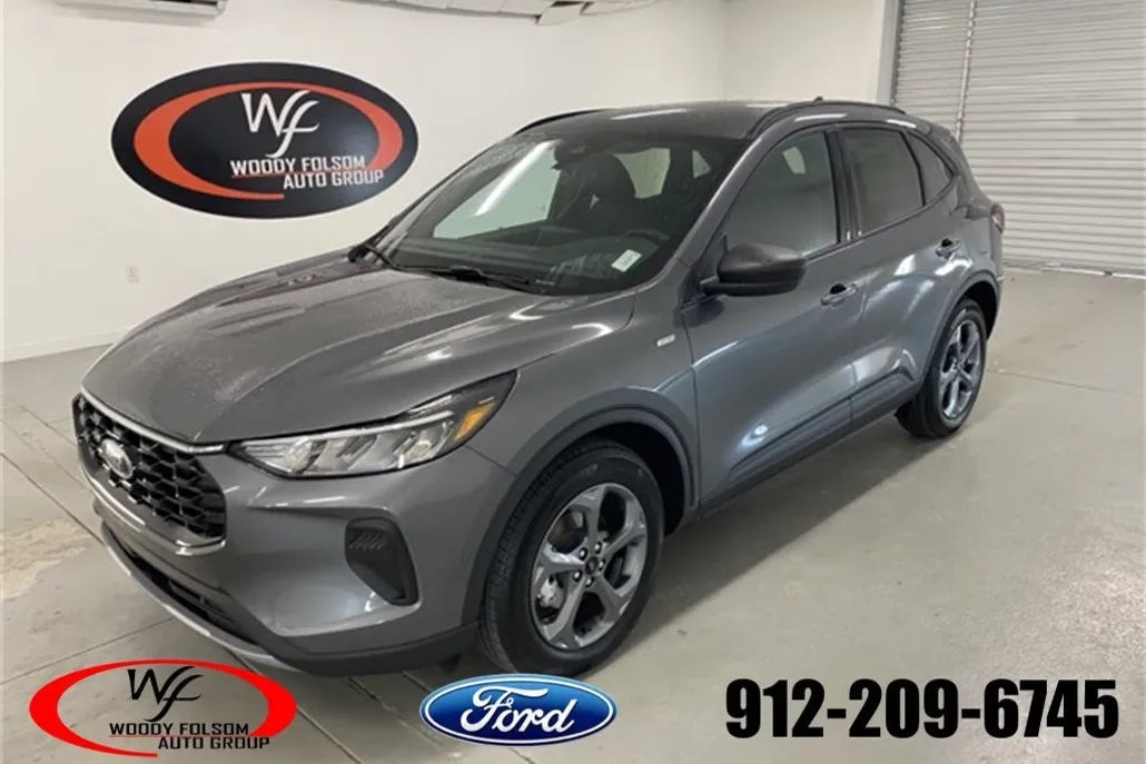 2025 Ford Escape ST-Line photo 1