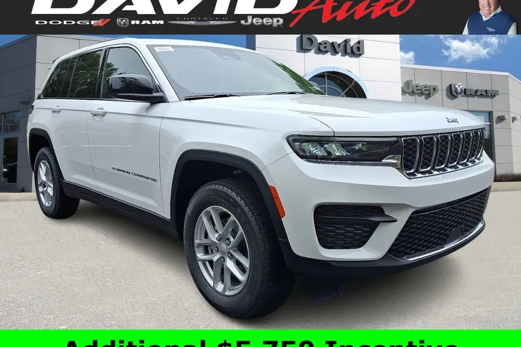 2025 Jeep Grand Cherokee Laredo photo 1