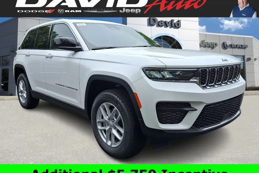 2025 Jeep Grand Cherokee Laredo photo 1