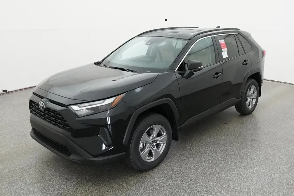 2025 Toyota RAV4 XLE photo 1
