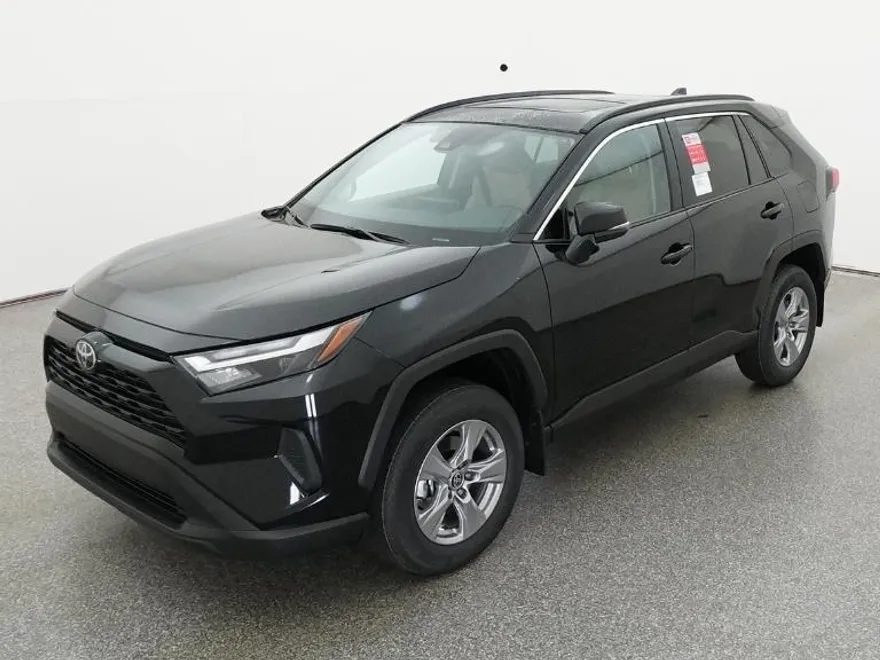 2025 Toyota RAV4 XLE photo 1