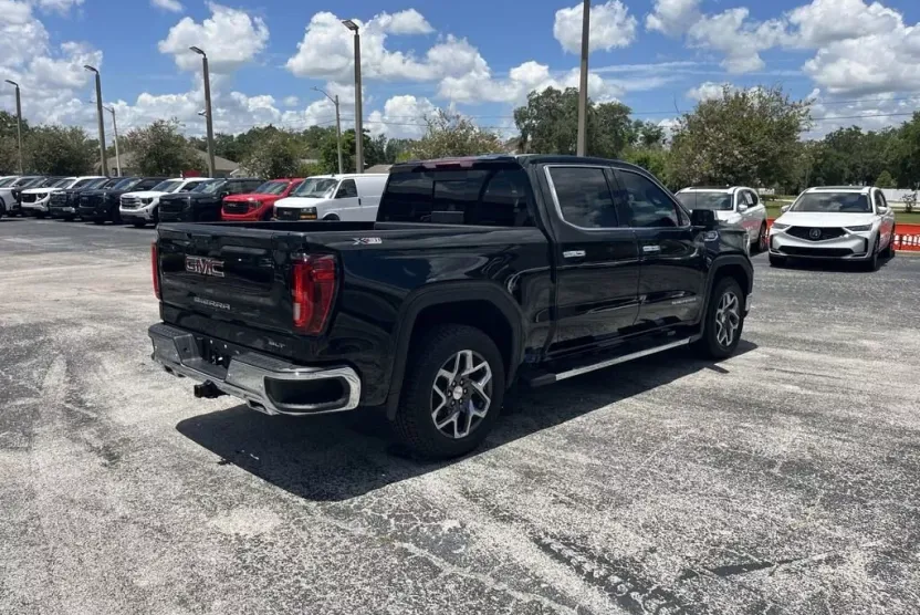 2025 Gmc Sierra 1500 SLT photo 1