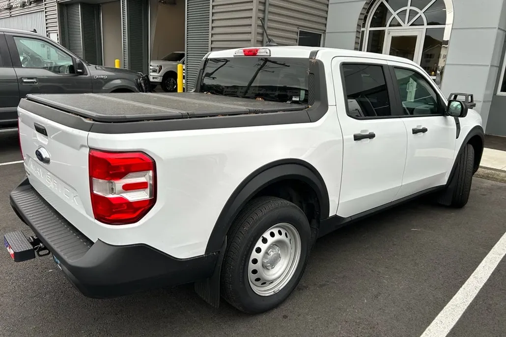 2024 Ford Maverick XL photo 1