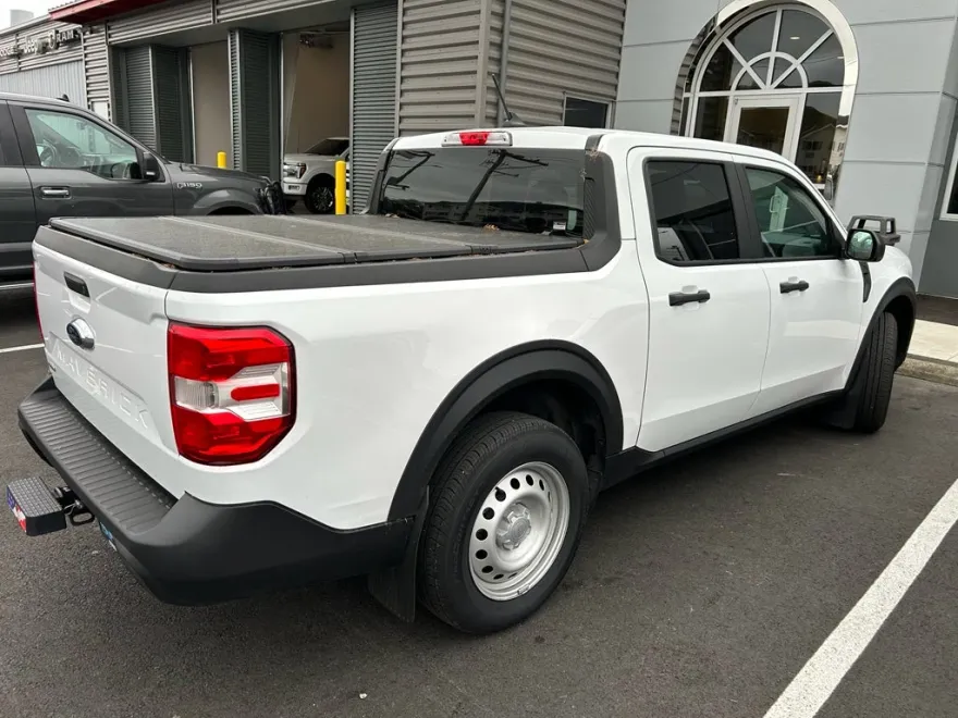 2024 Ford Maverick XL photo 1