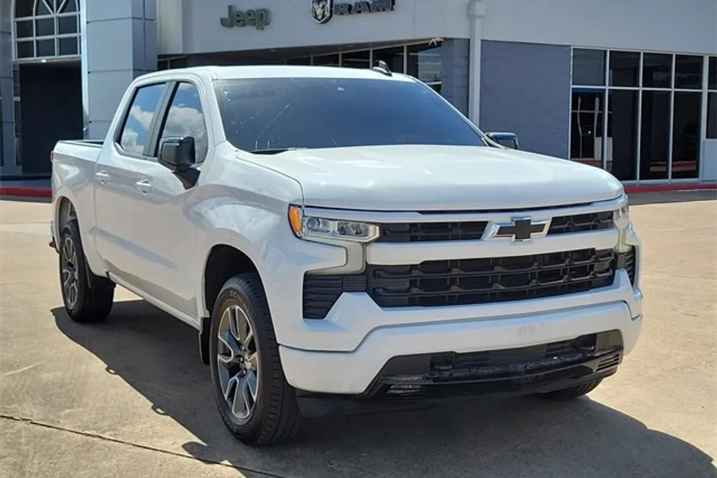 2024 Chevrolet Silverado 1500 RST photo 1