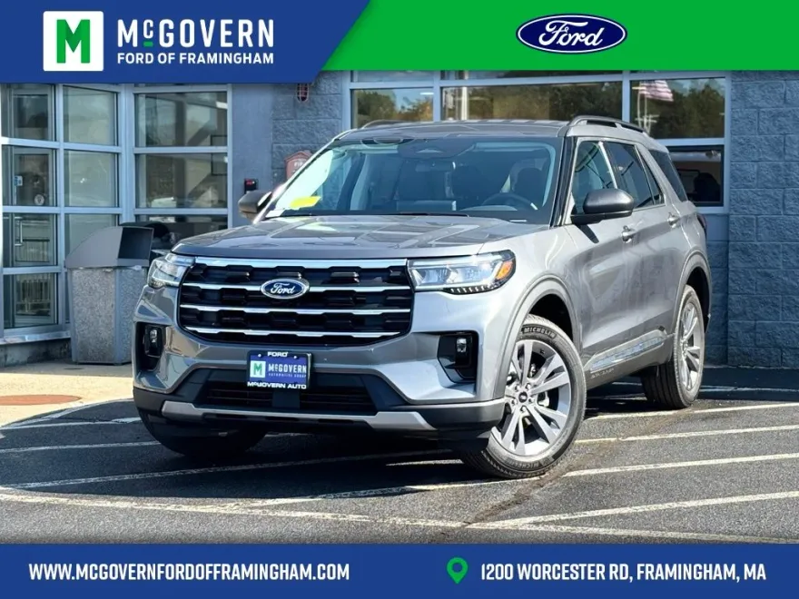 2025 Ford Explorer photo 1