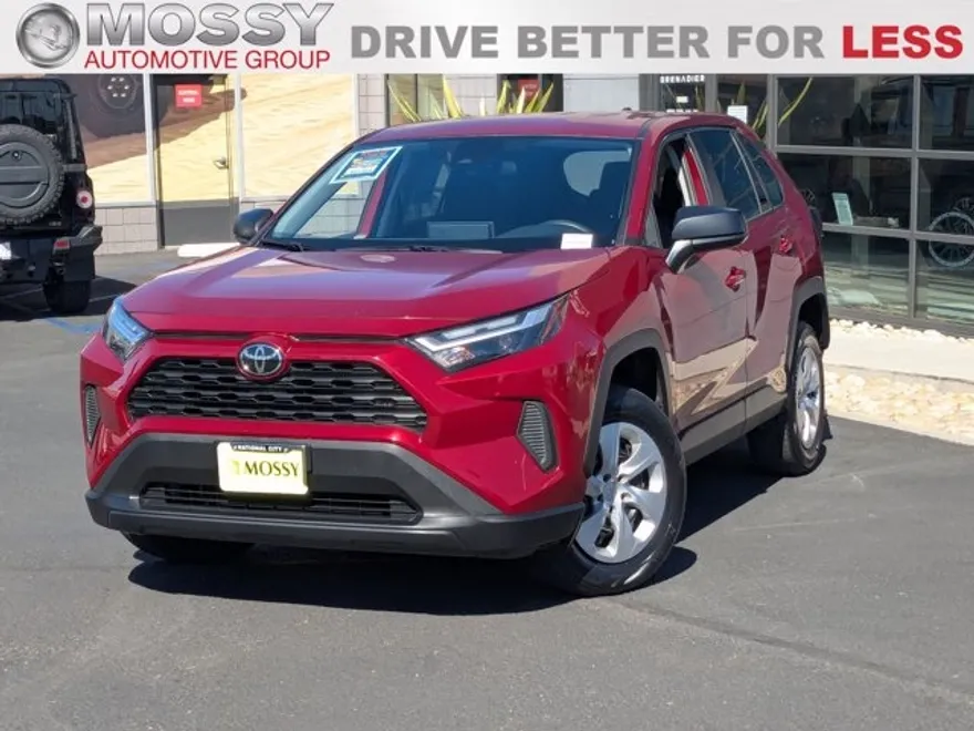 2024 Toyota RAV4 Hybrid XLE photo 1