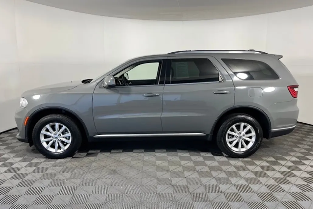 2022 Dodge Durango SXT photo 1