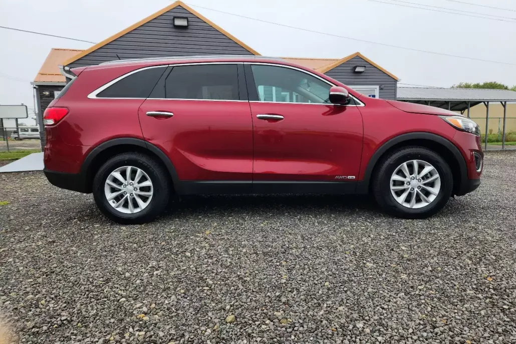 2017 Kia Sorento LX V6 photo 1