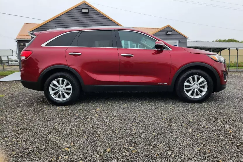 2017 Kia Sorento LX V6 photo 1