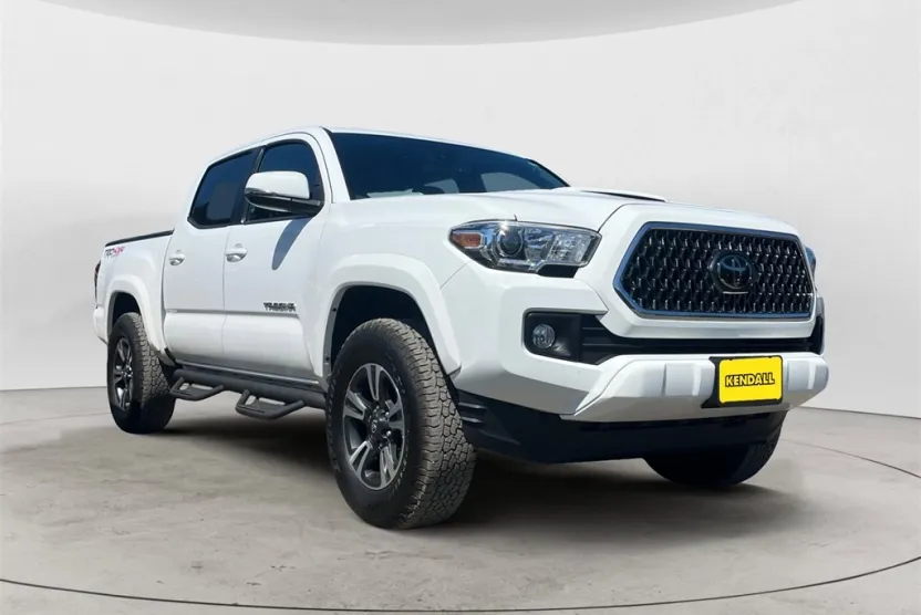 2019 Toyota Tacoma TRD Sport V6 photo 1