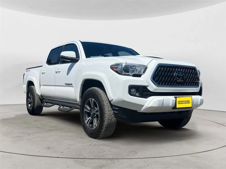 2019 Toyota Tacoma TRD Sport V6 photo 1