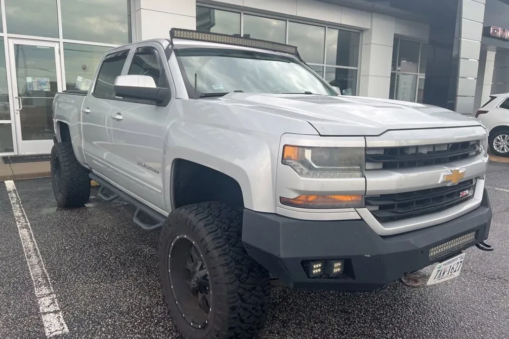 2016 Chevrolet Silverado 1500 LT photo 1
