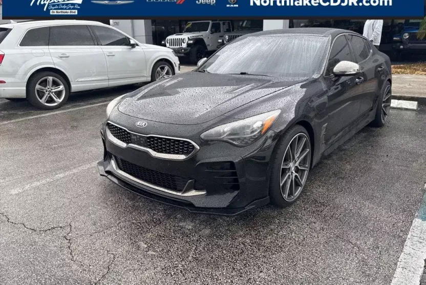 2020 Kia Stinger GT2 photo 1