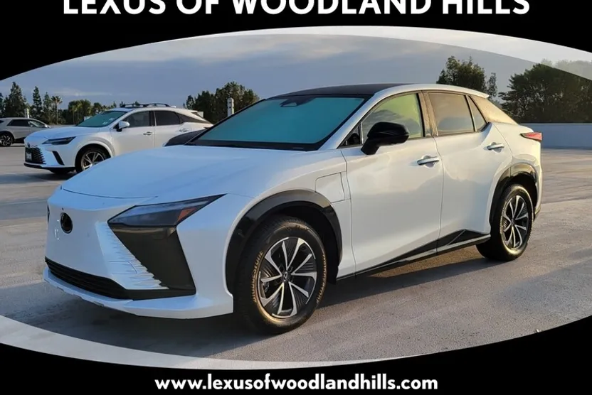 2024 Lexus RZ 450e Premium photo 1