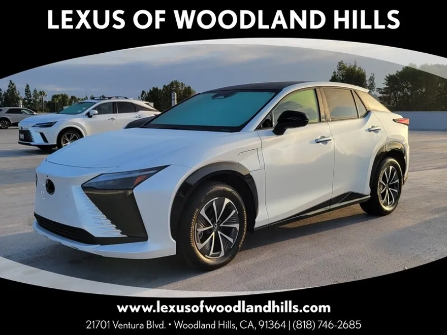 2024 Lexus RZ 450e Premium photo 1