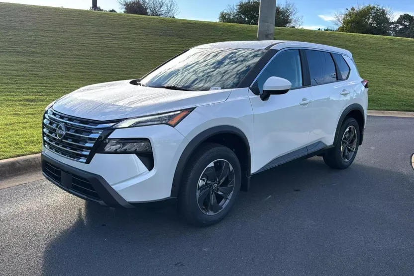 2026 Nissan Rogue SV photo 1