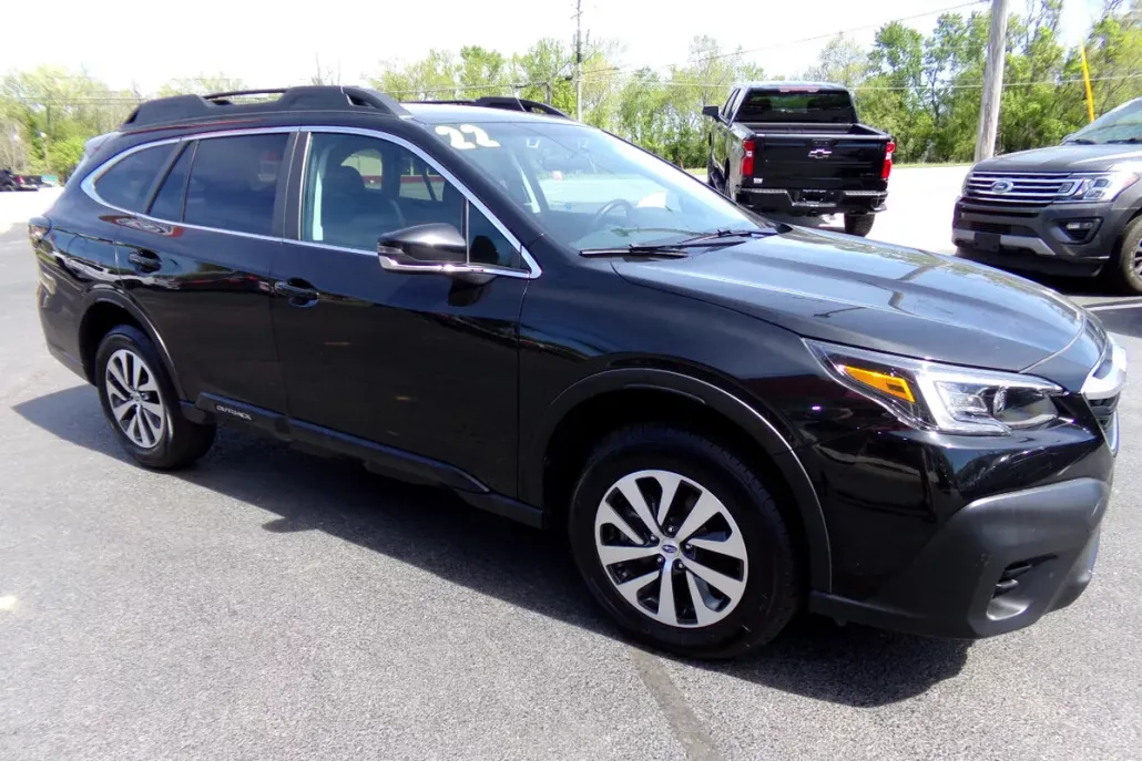 2022 Subaru Outback Premium photo 1