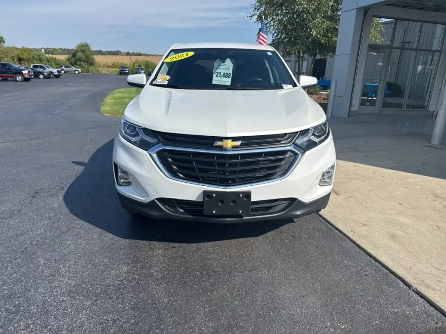 2021 Chevrolet Equinox LT photo 1
