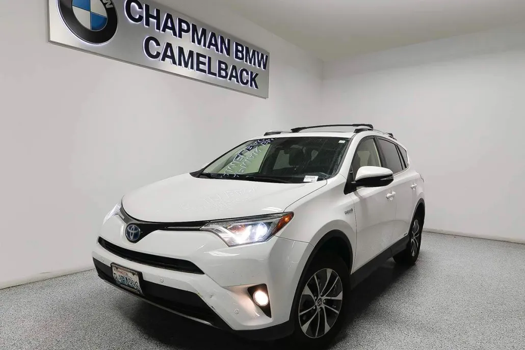 2018 Toyota RAV4 Hybrid XLE photo 1