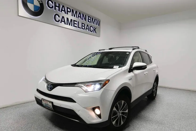 2018 Toyota RAV4 Hybrid XLE photo 1