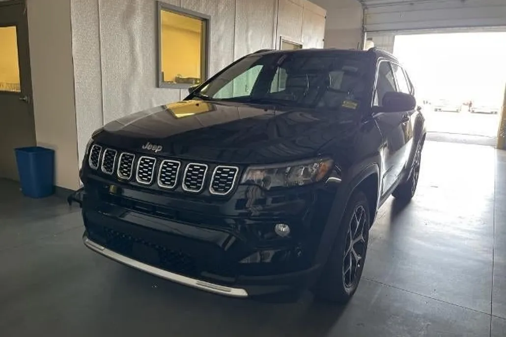 2024 Jeep Compass Limited photo 1